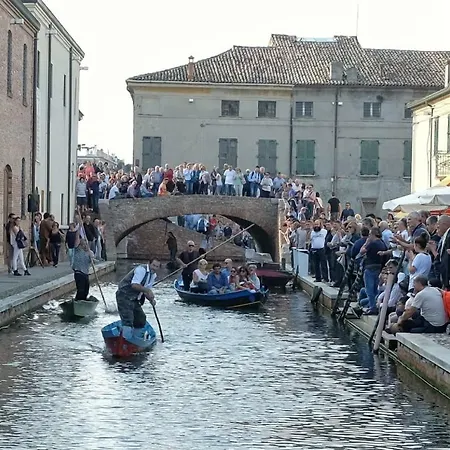 6 Villa Llido Degli Estensi